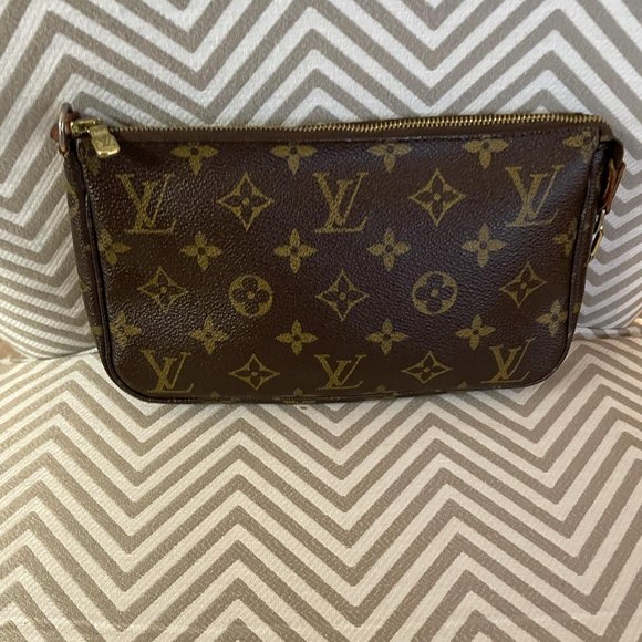 Authentic Louis Vuitton Pochette - Picture 1 of 5